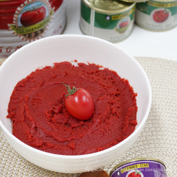 mélange de tomates en conserve sauce tomate pâte de tomate